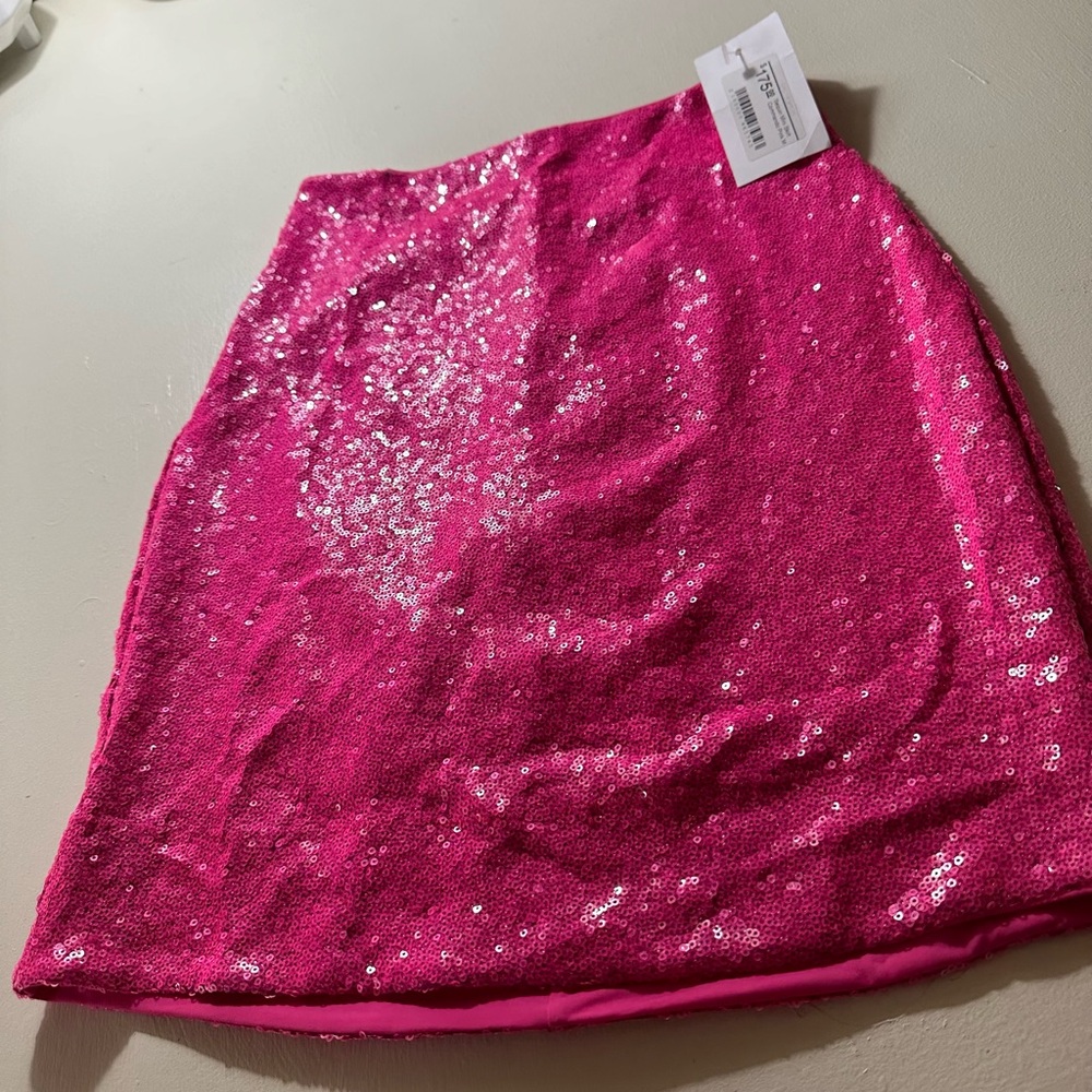 Sequin HOT pink skirt!🩷 Never been worn.